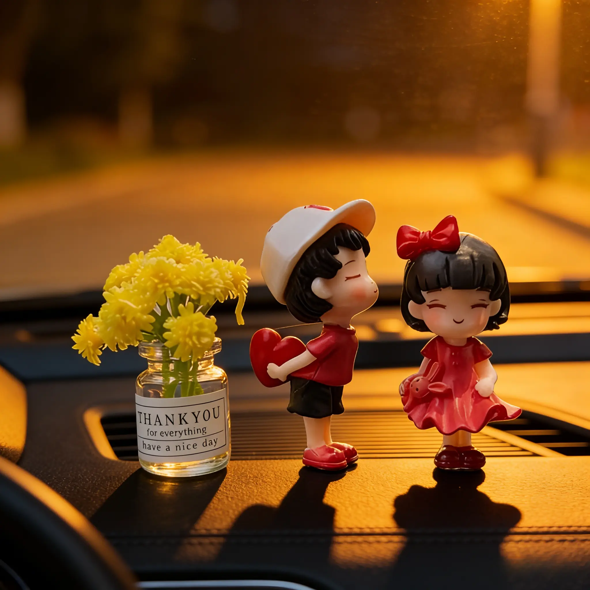 3Pack Cute Cartoon Flower Couple Resin Figurines, Romantic Car Dashboard & Center Console Decor, Office Desktop Bedroom Shelf Home Decorations, Exquisite Valentine's Day Anniversary Birthday Gift for Women Men, Car Interior Accessories Couple Ornament Set