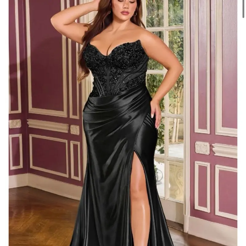 Plus size strapless sweetheart gown