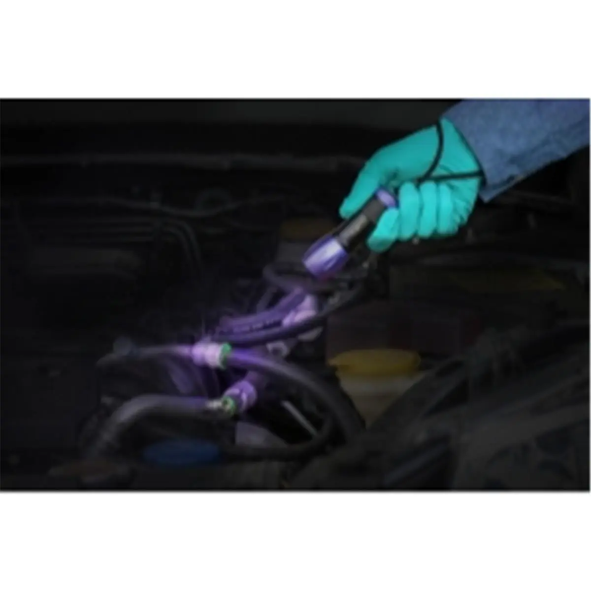 212 MAIN Tracer Products TRALF500CS Violet Light Leak Detector Kit - UV Lamp, 3 AAA Batteries, Fluorescence-Enhancing Glasses