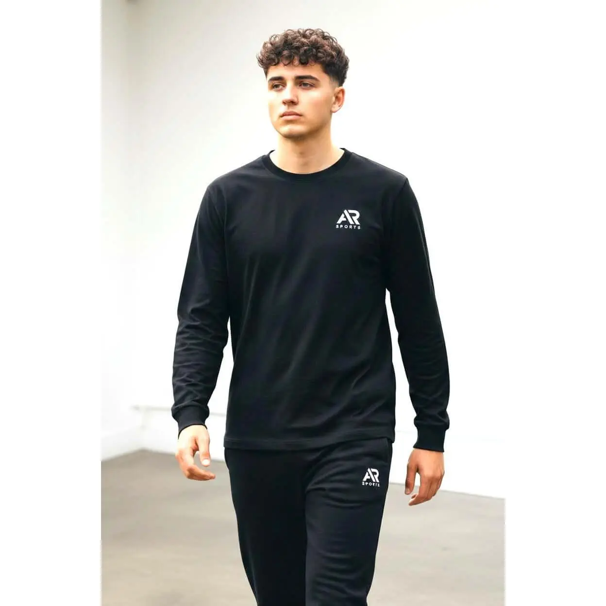 Men's Long Sleeves AR Classic Crew Neck Sweater