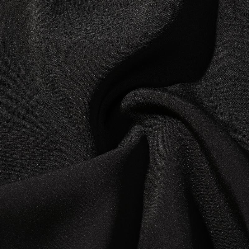 Men’s casual shorts suitable for outdoor running, workouts, and fitness wear. Loose, comfortable men’s shorts. Breathable men’s shorts—an essential piece for summer. Casual, trendy fashion shorts that can also be worn for friend gatherings and meals.