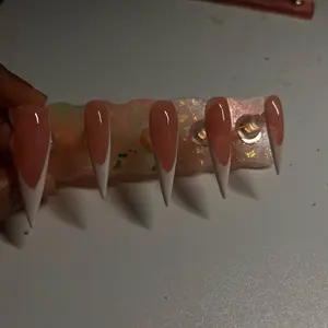 French Stilettos Press Ons - Classic French Style Nail Art for Timeless Elegance and Versatile Wardrobe Addition