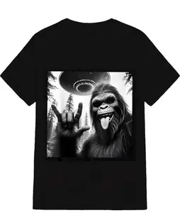 100% Cotton Funny Sasquatch Bigfoot Rock On Selfie UFO Alien T-Shirt Golf Gift Unisex Crewneck Top for Men Women