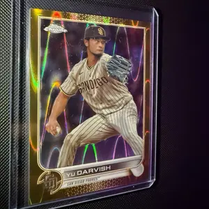 Topps Chrome 2022 Yu Darvish Gold Ray Wave 15/50 San Diego Padres Baseball Card Collectible Sports Memorabilia