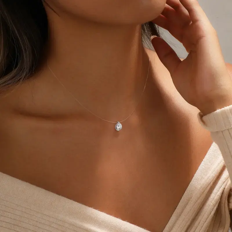 Women's Elegant Polished Fine Silver-Tone Fish-Shaped Animal Pendant Chain Jewelry Necklace, Diamond Inlay Glossy Zircon, Bling Effect, 39cm Main Chain+5cm Adjustable Extension, Fishing Line Compatible for Layering, Sturdy Daily Looks Costume Jewelry Gift