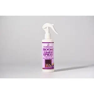 Freshwaves White Oak and Vanilla Room Linen Spray - Warm Woody Notes & Creamy Vanilla for Refreshing Bedrooms Living Rooms & Upholstered Furniture