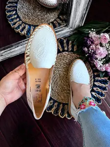 Huarache Sandal ~ All Sizes Boho- Hippie Vintage ~ Mexican Style ~ Colorful Leather ~ Mexican Huaraches