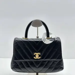 Pre-owned CHANEL Aged Calfskin Shoulder Bags Coco Handle Small Size Black Calfskin with Gold Hardware