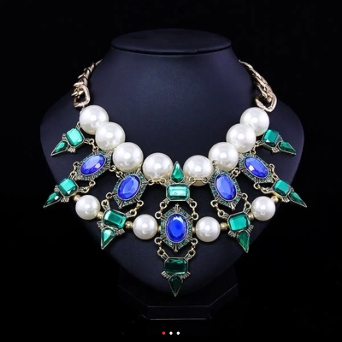 The Kiara Necklace - Elegant Design with Smooth Finish and Minimalist Style