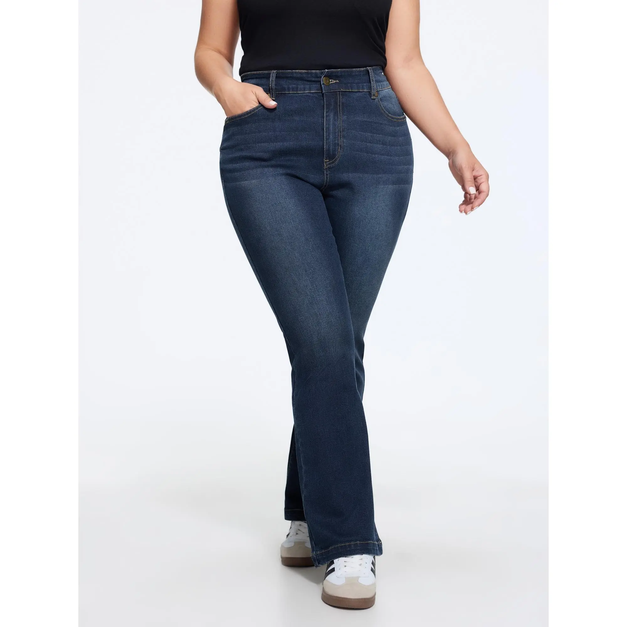 BLOOMCHIC Plus Size Stretchy Washed Pocket Flare Jeans[M-6X] Summerfinds
