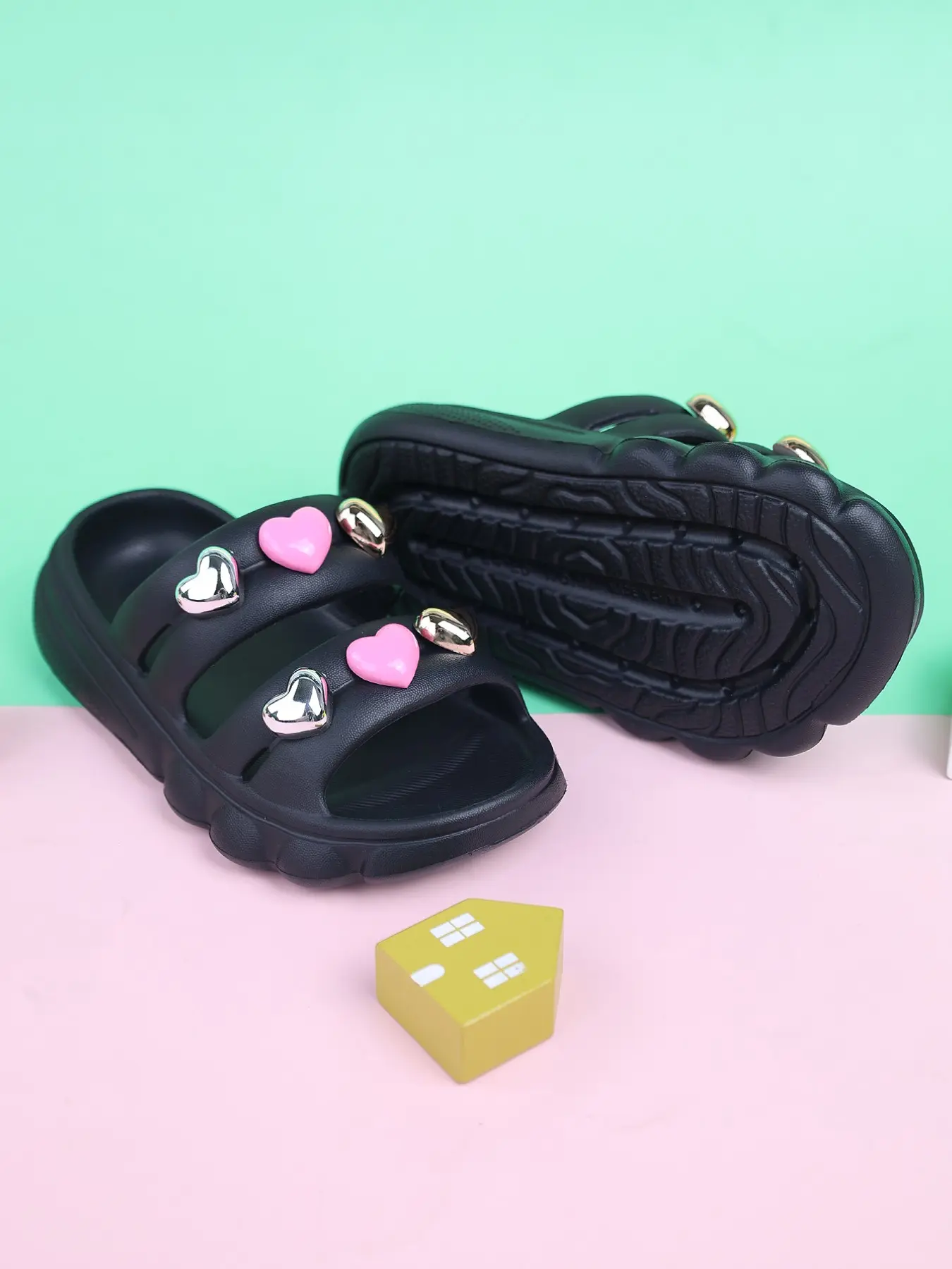 Cartoon Heart Flip Flops for Girls, Comfortable Non-Slip Durable Sandals, Kids' Fashion Footwear, Perfect for Daily Wear