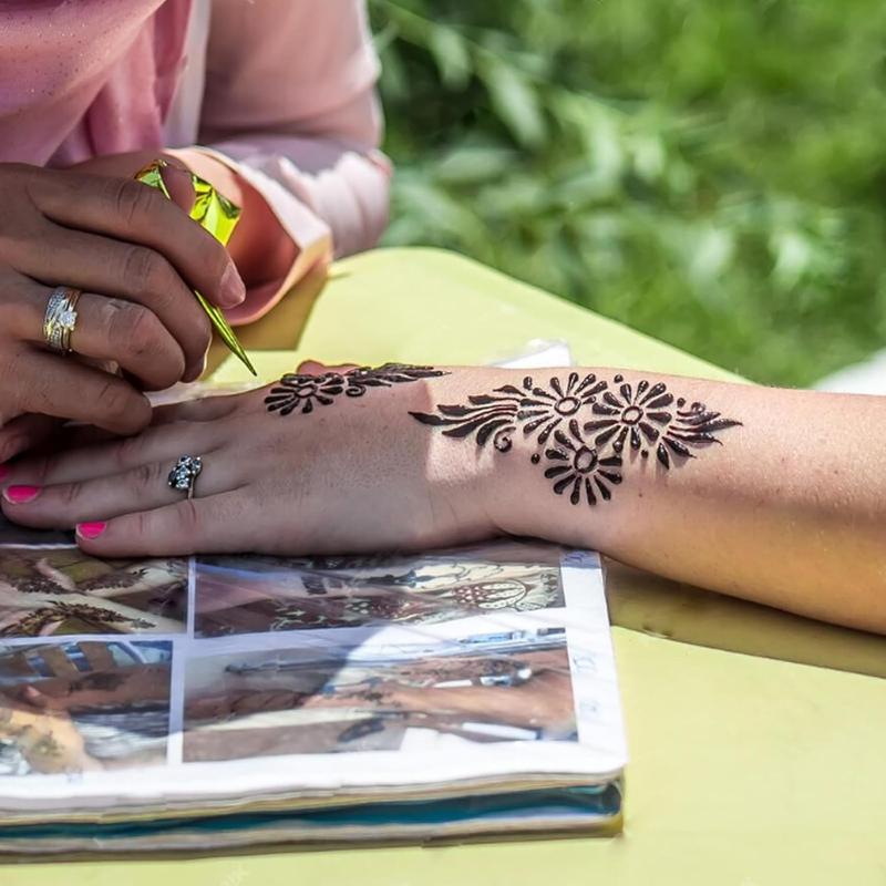 12 Pack Natural Mehendi Cone Henna Paste Temporary Tattoo Paste with 8pcs Tattoo Stencils| Each cone 25 grams | Indian Body Art Painting Drawing Tattoos Freckles (Reddish Brown Color-CS)