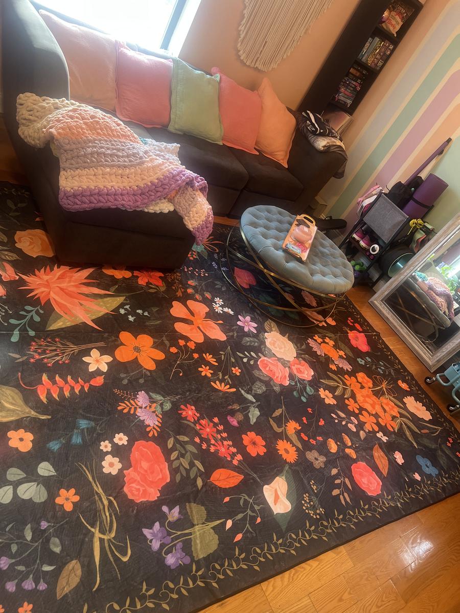 Item: black, 8x10 Feet