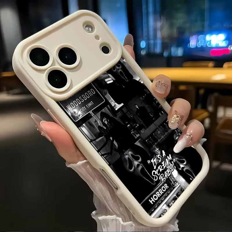 White-Ghost faces Realm