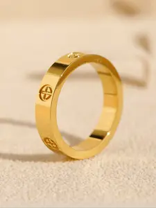 Classic Cross Design Unisex Ring, Stainless Steel Material, Elegant Craftsmanship, Luxury Fashion Accessory, Suitable for Daily Wear & Special Occasions