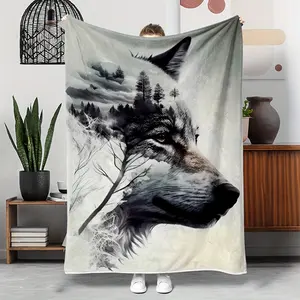 Wolf Head Design Flannel Throw Blanket - Versatile, Tear-Resistant & Allergy-Friendly For Couch, Bed, Camping & Travel - Perfect Gift For Family And Friends