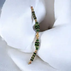 Ogun Orisha Ilde Santo Pulvera Guerrero Santeria Yoruba Ifa Green Bead Bracelet with Gold Accents Cultural Heritage Jewelry 8 Inch Spiritual Accessory