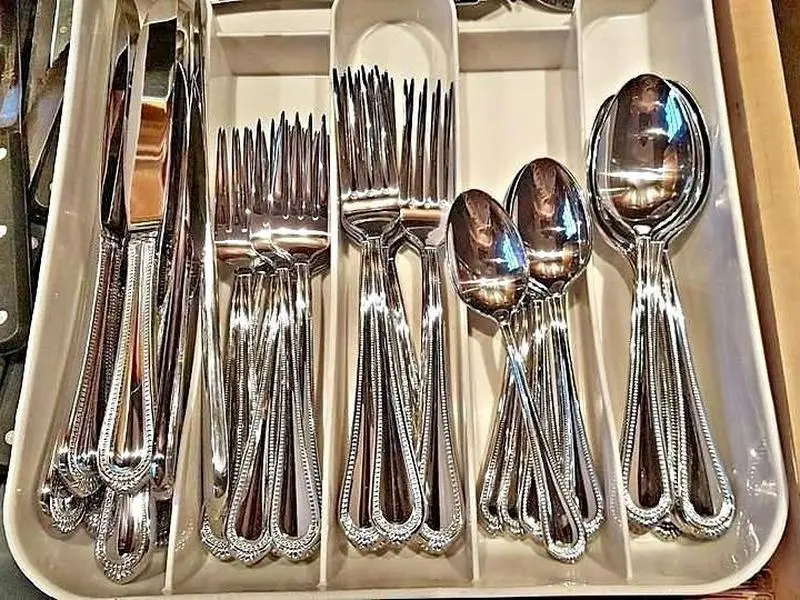 40-Piece Stainless Steel Flatware Silverware Cutlery Set