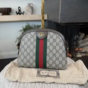 Pre-owned GUCCI GG Canvas Shoulder Bags Supreme Small Ophidia Dome Shoulder Bag
