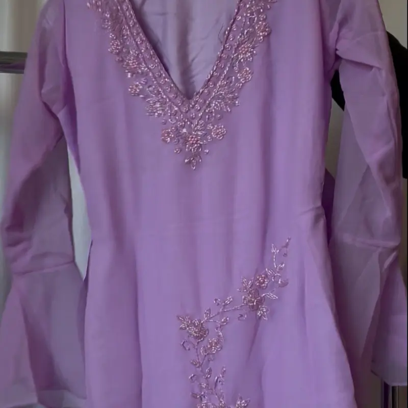Light Purple 90s Kurti with Elegant Embroidery and V-Neck Design