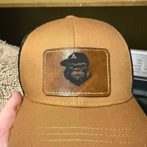 Gorilla Patch Hat - Brown Baseball Cap with Gorilla Patch, Adjustable Fit, Suitable for All Seasons