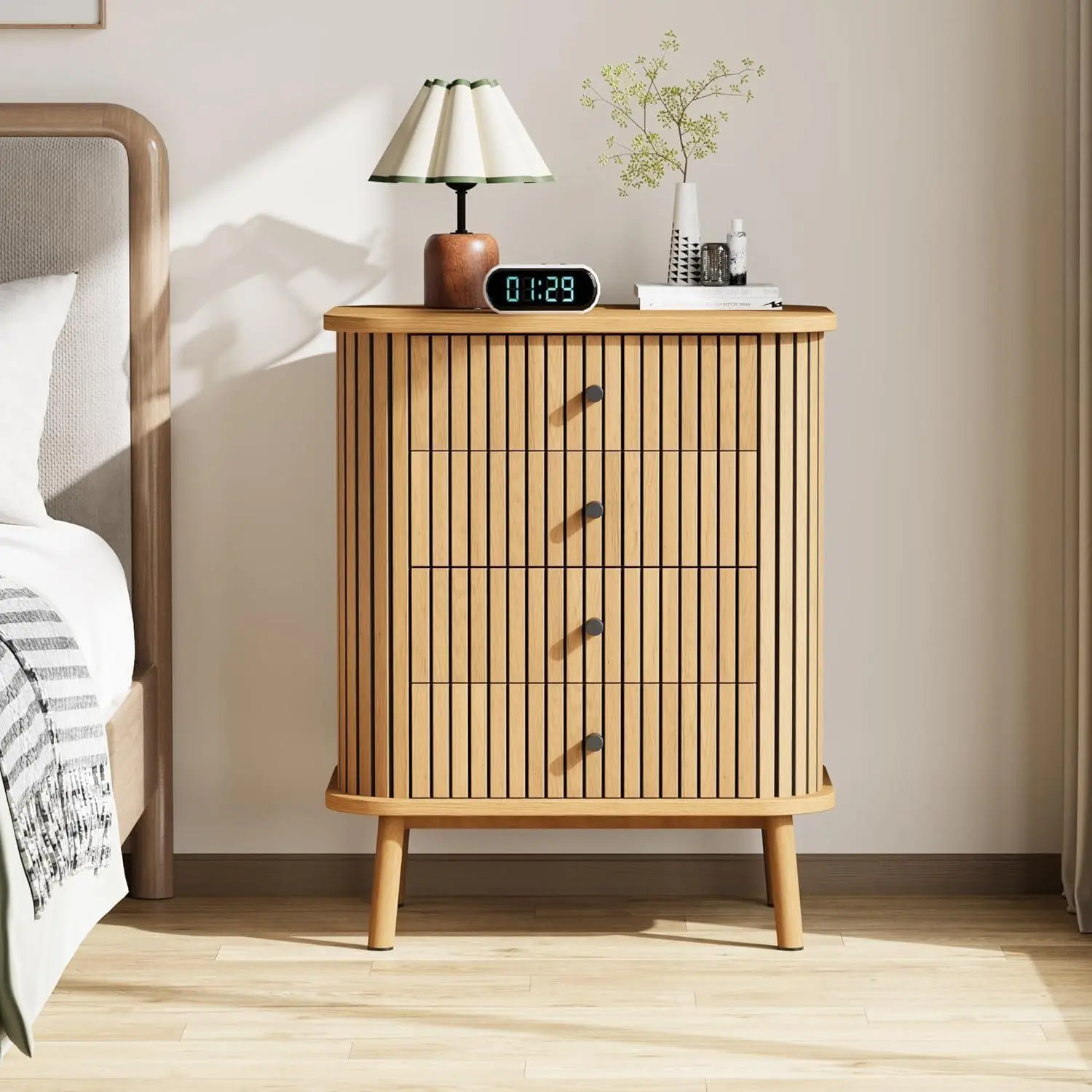 4 Drawer Dressers, Chest of Drawers for Bedroom, Nightstand, Spacious Storage Boho Wicker Dresser with Matte Black Handles and Wood Legs for Living Room Hallway, Natural