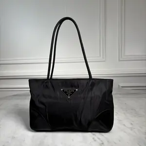 Pre-owned PRADA Nylon and Leather Shoulder Bag Black Leather & Nylon Tote