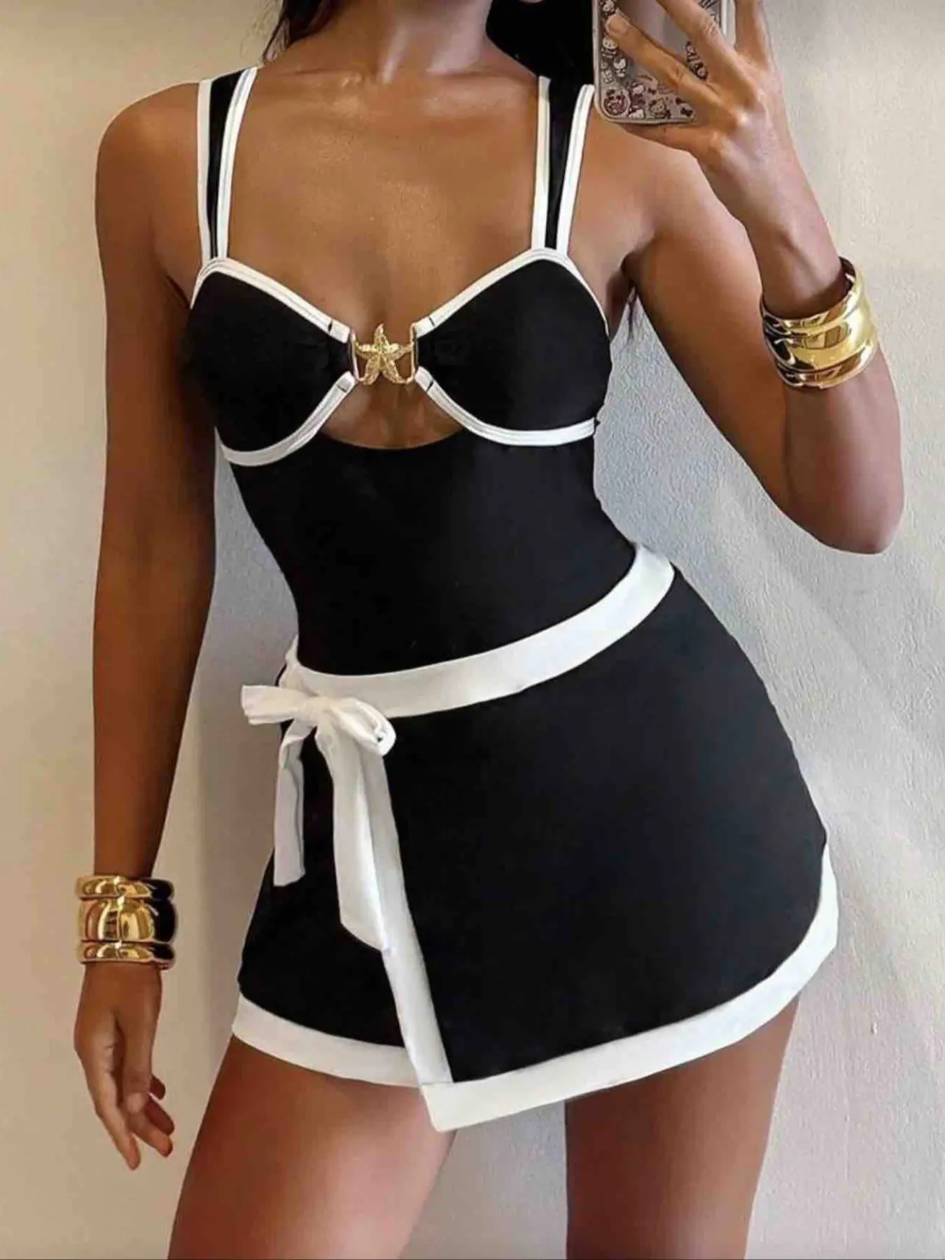 Two-Piece Set, Contrast Swimsuit with Starfish Metal Decoration, Belted Skirt, Fitted Sleeveless, Beach Vacation Style, Fashionable Swimsuit, Summer Swimsuits