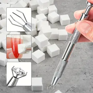 100 square sponges+1 gripper, Nail art, Manicure nail sponge grip pen -0.39-inch mini square mixing tool, suitable for gradient smoking effect, adhesive powder application - foot/hand care, compact design