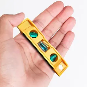 Portable Magnetic Mini Level Tool, Small Hanging Chain Liquid Gauge, Balance Scale for Home Office Outdoor Use, Essential Tiny Gadget