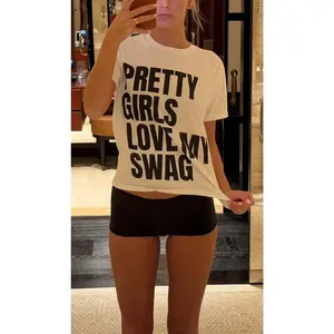 Pretty Girls Love My Swag – Y2K Slogan Tee Trendy Streetwear Graphic Shirt