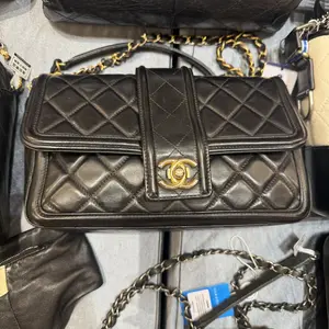 Pre-owned CHANEL H5 Black Diamond Crossbody Bag BZ0608006