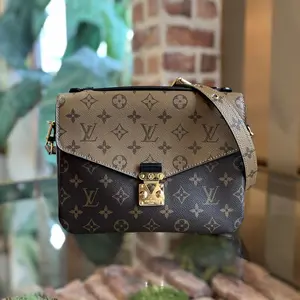 Pre-owned Louis Vuitton canvas Crossbody Bags Pochette Metis Brown Reverse Monogram Shoulder Bag