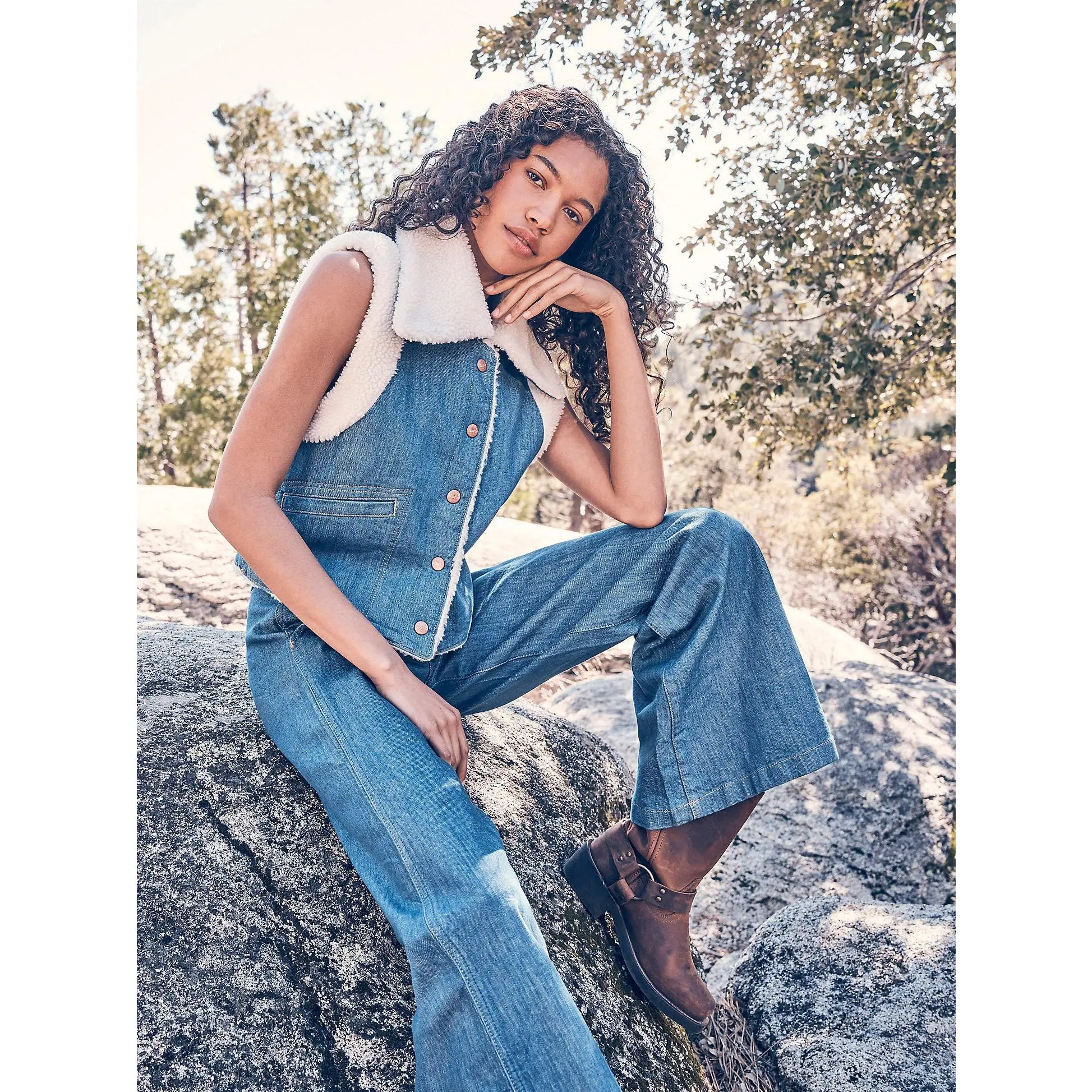 Women's Wrangler Larae Original Sherpa Cropped Vest - Polyester-Cotton Blend, Functional Pockets, Cropped Women's Vests
