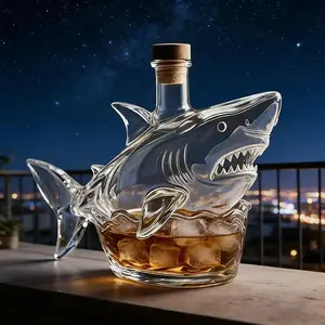 Shark Whiskey Bottle - 16 ounces. Creative Whiskey Bottle - 450 milliliters. Compact portable whiskey set, suitable for family gatherings and outdoor parties - Art sculpture, exquisite glass bottle decoration, romantic Christmas gift for couples, men's gi