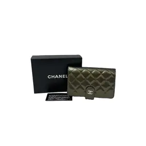 Pre-owned CHANEL france Mini Bags H1 classic diamond checkered patent leather short three fold walletH42215