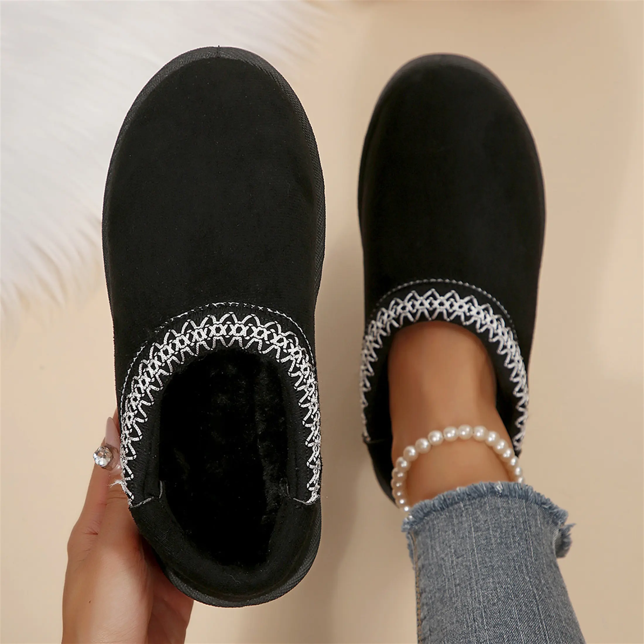 Women's Fleece Slippers Cozy Suede Slip - On Mini Snow Boots Winter Footwear Indoor Outdoor Shoes