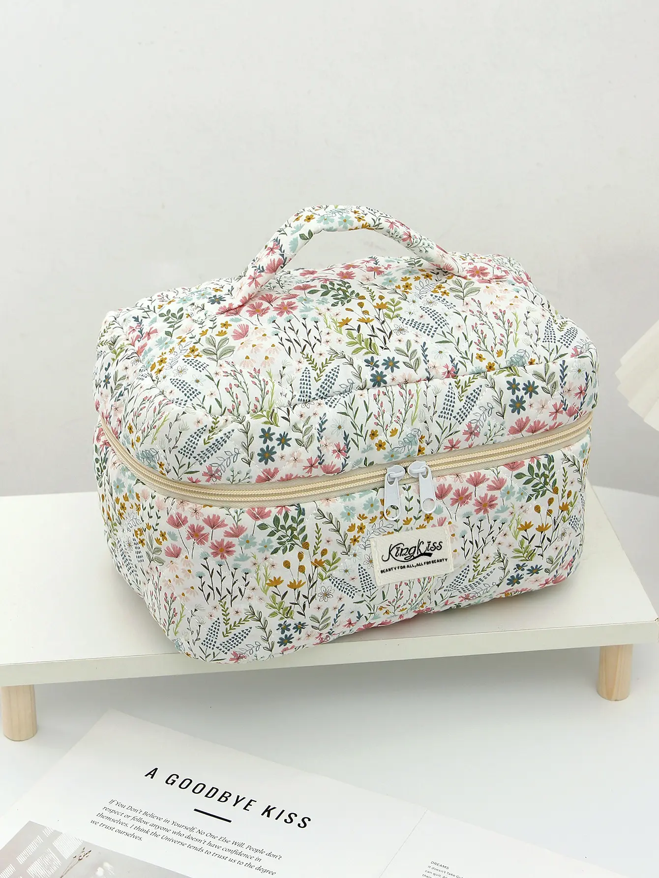 1PC Large Floral Makeup Bag with Handle – Spacious Cosmetic Organizer for Travel, Toiletries & Daily Essentials Storage