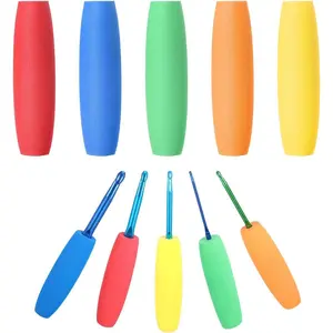 5Pcs Crochet Hook Grips, Soft Light EVA Ergonomic Crochet Hook Grip for Arthritic Hands, Fits 2mm-10mm(0.08in-0.39in) Hooks Comfortable Removable Cushions Hands Handle Multi-Color （Only Handle）