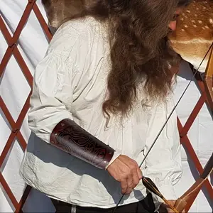 Vintage Gothic Wolf Head PU Wrist Guard, Medieval Viking Style Unisex Halloween Costume Accessory, Role Play Props, No Battery Included