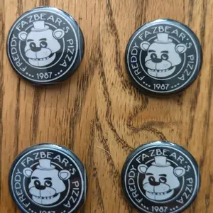 Freddy Fazbear's Pizza 1987 Button Set - 1 pc Iconic Gaming Merchandise