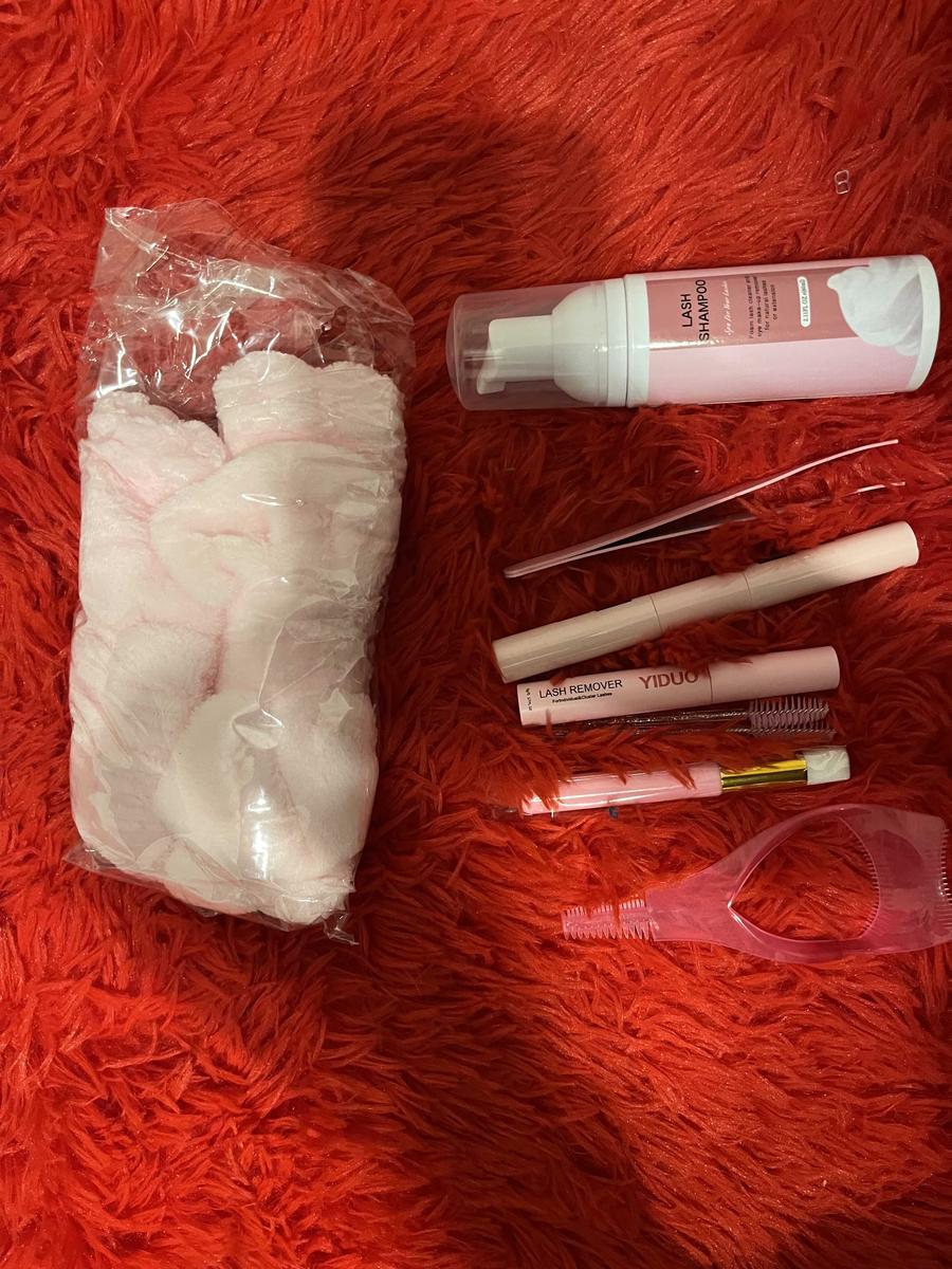 Item: Extra Large Capacity Lash Cluster Kit , Black