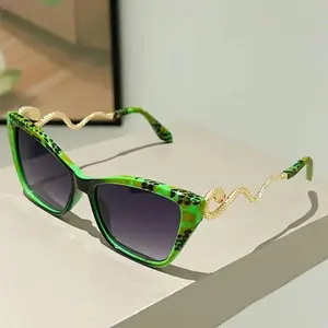 Snake-Shaped Temple Lightweight Frame Glasses for Women - Unique Euro-American Style Bold Decorative High Negative Lens Eyewear for Street Photography, Party Looks - Leisure Streetwear Accessory