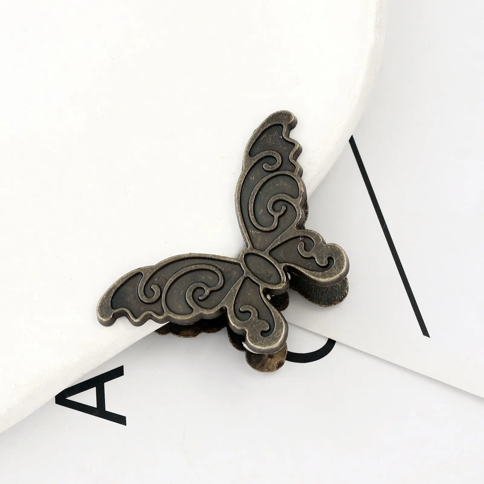 Butterfly-shaped Creative Journal Clip Vintage Metal Ticket & Photo Holder Decorative Long Tail Paper Clip for Notes and Memories