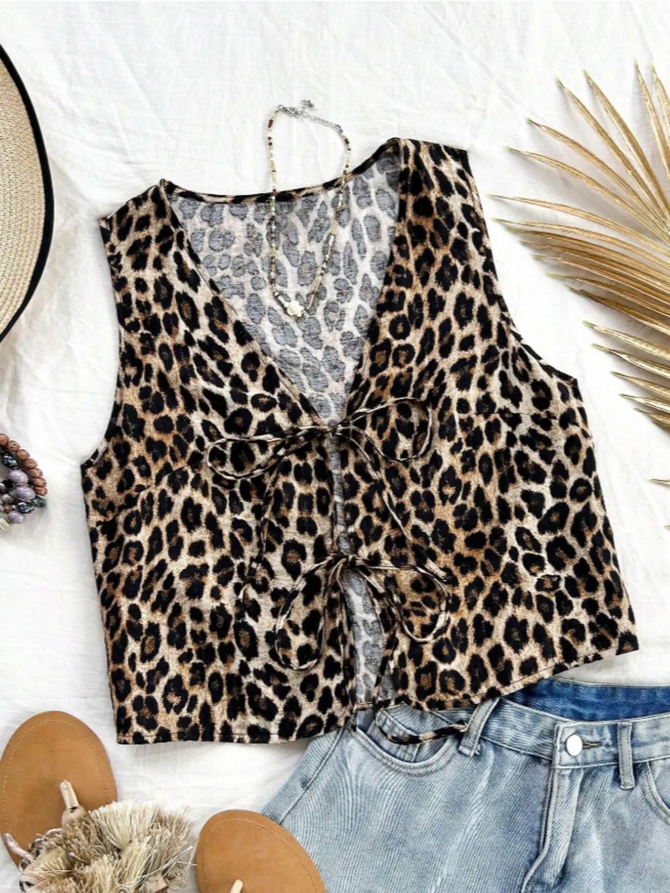 Women's Casual Leopard Print Adjustable Tie Back Vneck Tank Top, Fitted Sleeveless Design All over Print, Perfect for All Seasons, Stylish and Comfortable, Cropped Tank Tops