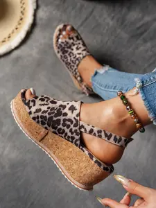 Elegant Women's Wedge Sandals, Open Toe, Thick Sole Design, 3D Leopard Print, Comfortable and Fashionable, Breathable Summer Sandals, Summer Must-Have, Travel Essential
