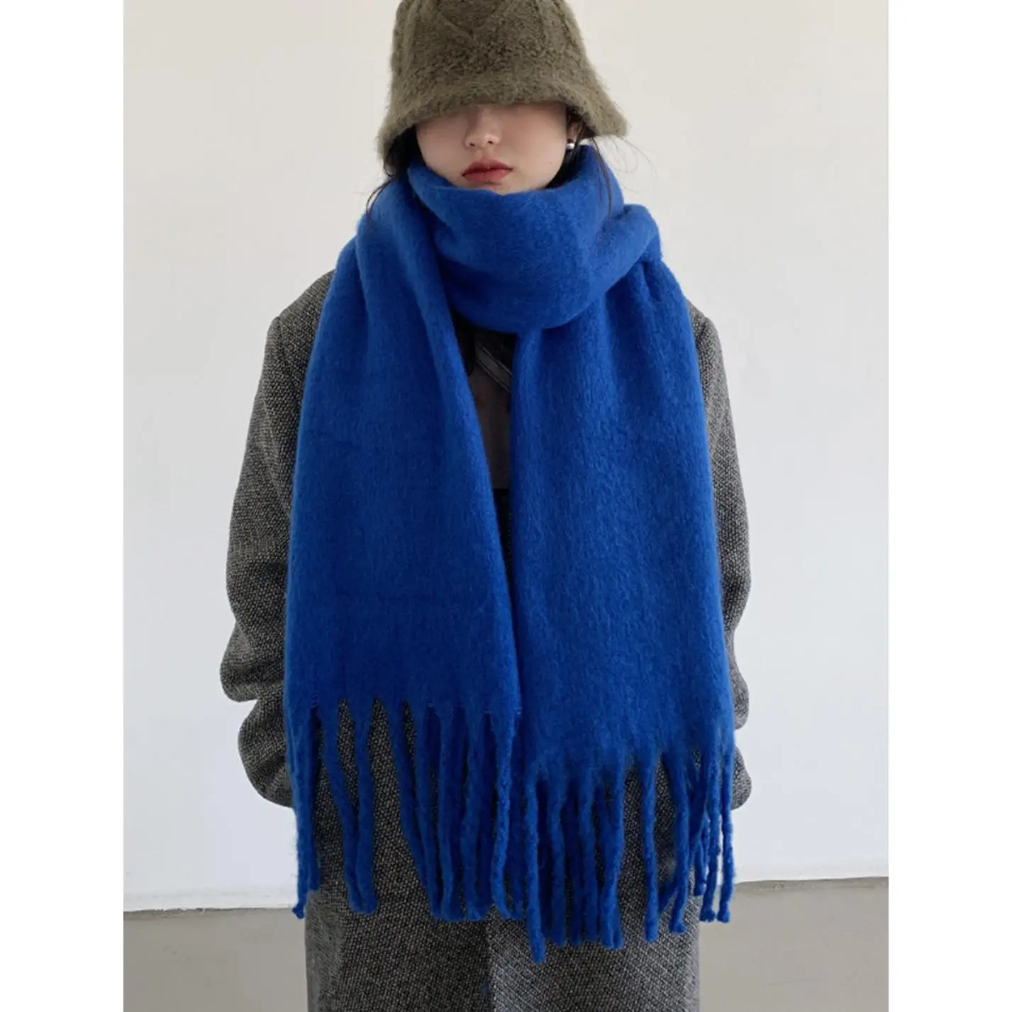 Solid color: navy blue