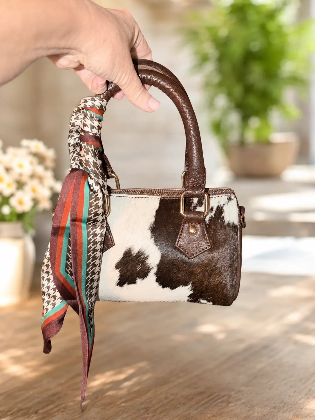 Nano Hybrid speedy 8 x 5 by 3.5 with crossbody strap included!