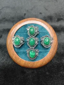 Raya(14301)gc.Vintage Baroque Malachite Statement Ring - Silver Tone Floral Carving Adjustable Emerald Green Oval Jewelry