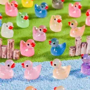 100pcs Glow-In-The-Dark Mini Resin Ducks Figurines, Micro Landscape Garden Aquarium Decor, Random Colors, Perfect for Aquascaping